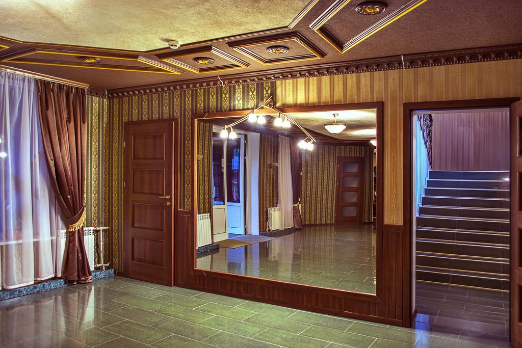 Britaniya Hotel Kharkiv Bagian luar foto