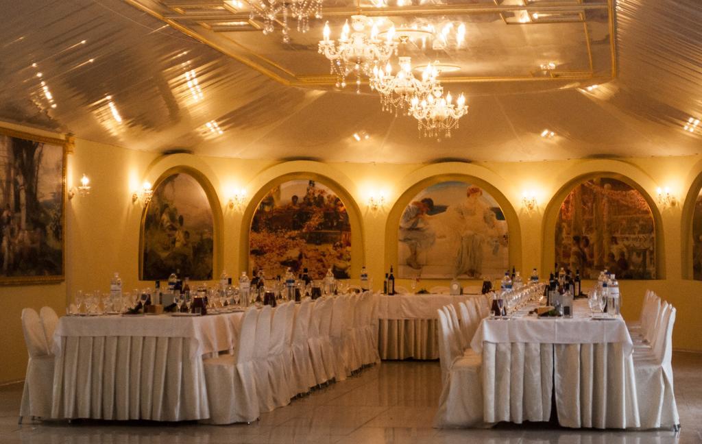 Britaniya Hotel Kharkiv Bagian luar foto
