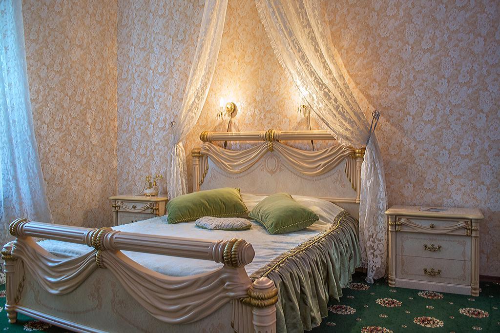 Britaniya Hotel Kharkiv Bagian luar foto