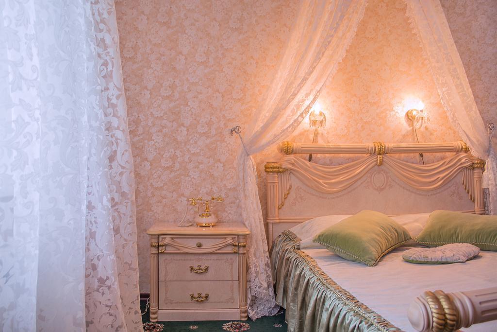 Britaniya Hotel Kharkiv Bagian luar foto