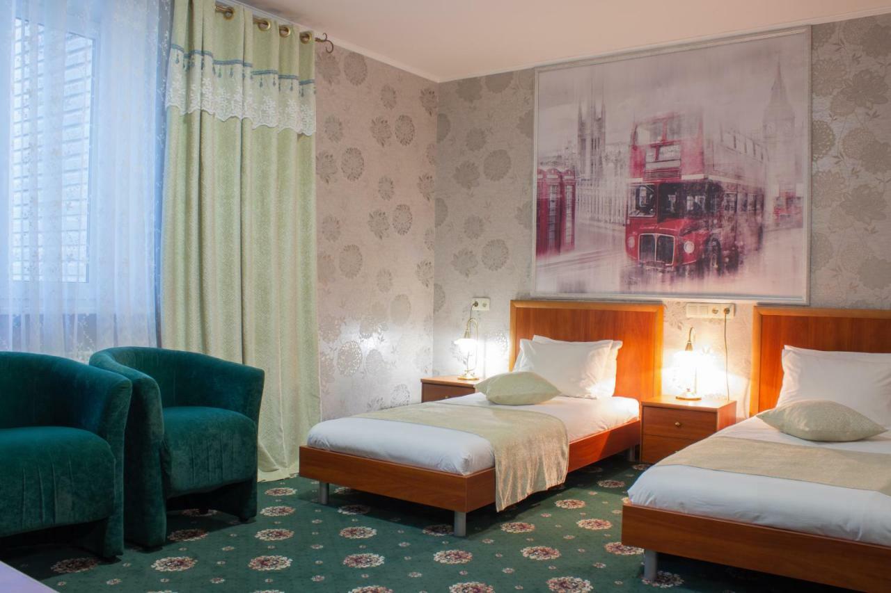 Britaniya Hotel Kharkiv Bagian luar foto