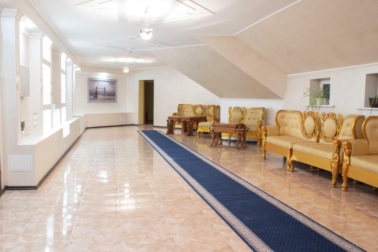 Britaniya Hotel Kharkiv Bagian luar foto