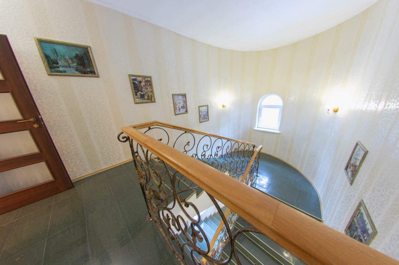 Britaniya Hotel Kharkiv Bagian luar foto